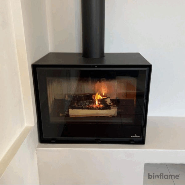 Salamandra a Lenha - Bronpi Cairo 70 Box para pousar instalada e a aquecer o ambiente