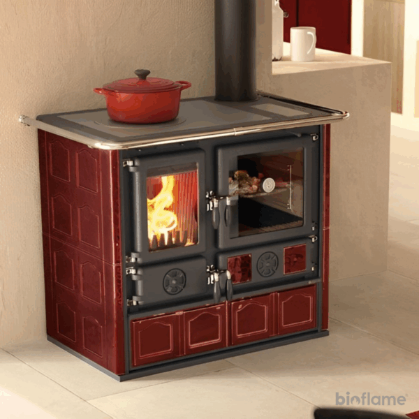 Fogão a Lenha Nordica Extraflame Rosa 5.0 - Maiolica em uso em outra cozinha