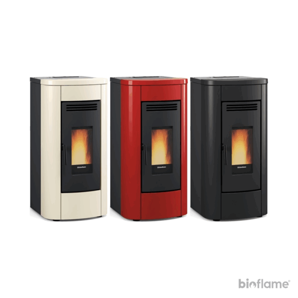 Salamandra a Pellets com Ventilação Nordica Extraflame Klaudia diagonal nas cores marfim, vermelho e preto