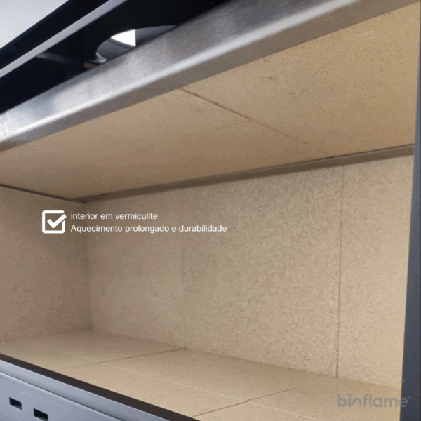 Interior em vermiculite da Salamandra a Lenha ADF Linea 100 L Dupla Face para aquecimento prolongado