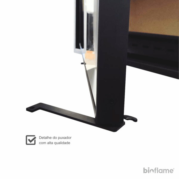 Detalhe do puxador em alta qualidade da Salamandra a Lenha – Adf Linea 85 B Dupla Face