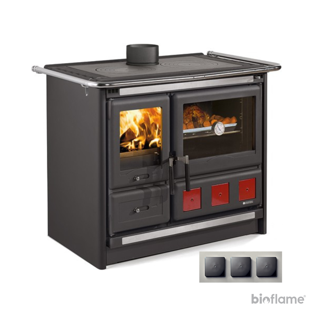 Fogão a Lenha em Ferro Fundido - Nordica Extraflame Rosa XXL visto de forma diagonal, destacando o design e a robustez.