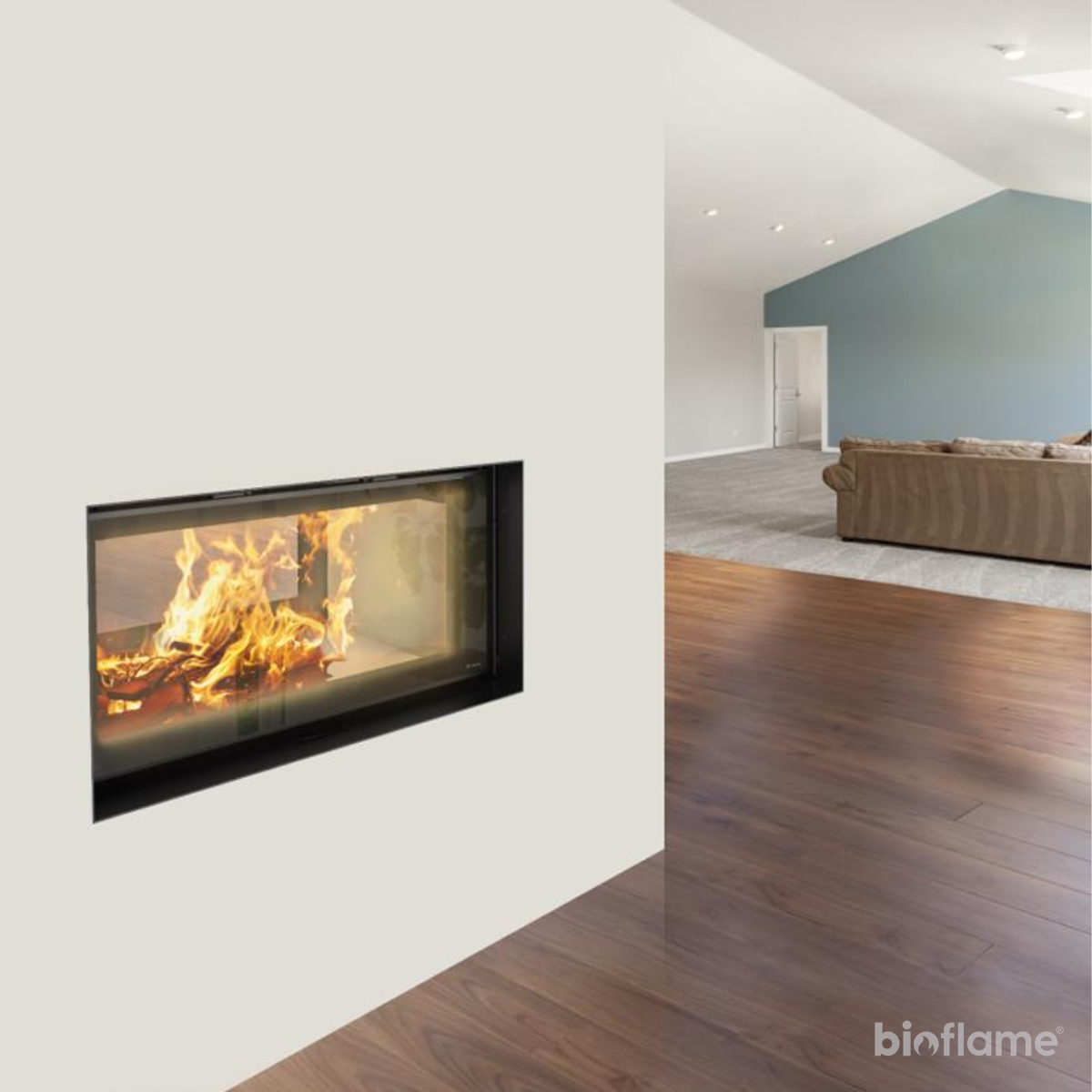 Recuperador de Calor a Lenha Canalizável Dupla Face – Solzaima Trevi Eco 850 PV instalado em sala de estar moderna