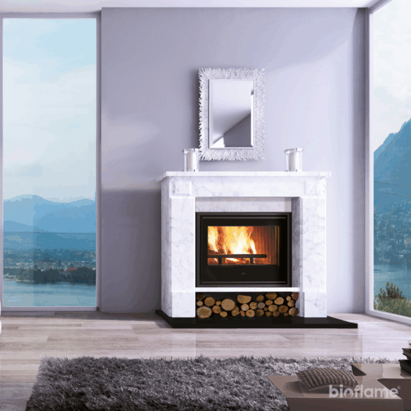 Recuperador de Calor a Lenha Canalizável – Edilkamin Firebox Luce Plus 62 instalado em sala de estar acolhedora.